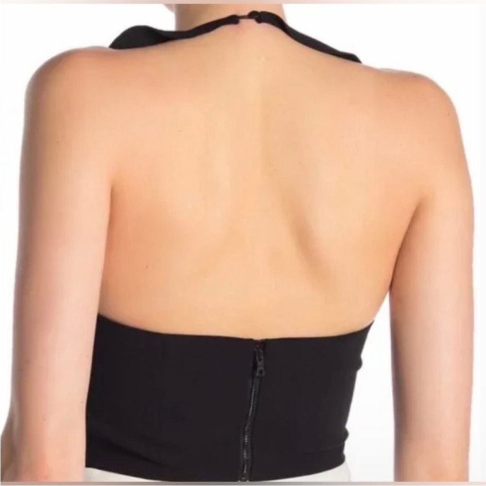 Alice + Olivia White Ruffle V-Neck Crop Top - Picture 2 of 6